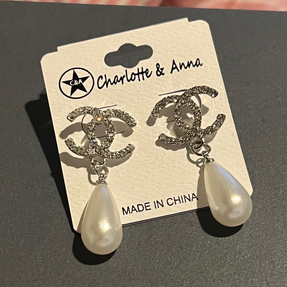 Elegant Women’s Earrings